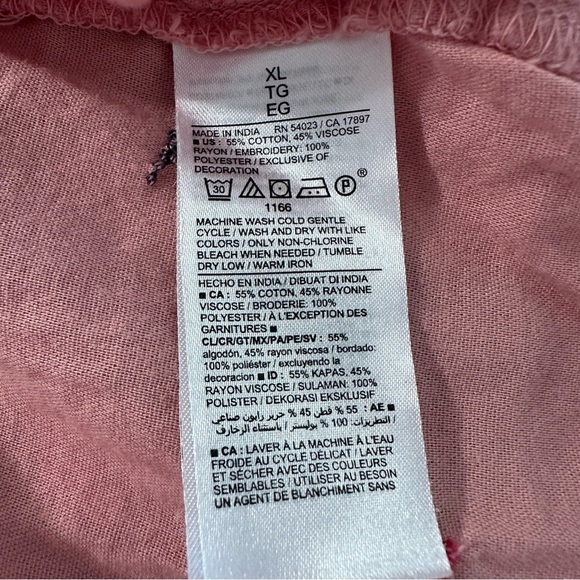 Old Navy Pink Blouse with Floral Accents - Picture 3 of 4